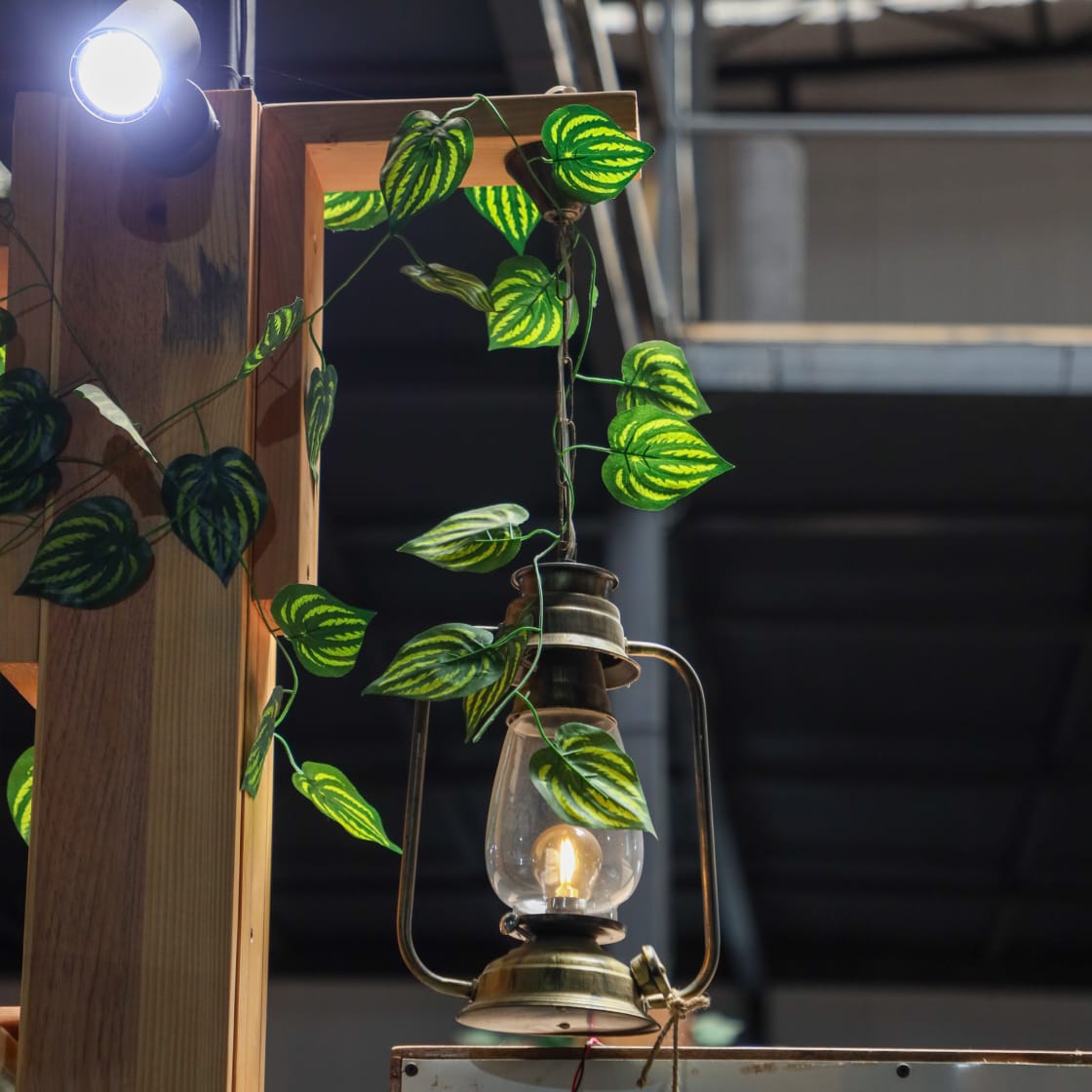 Kavre Wall Light